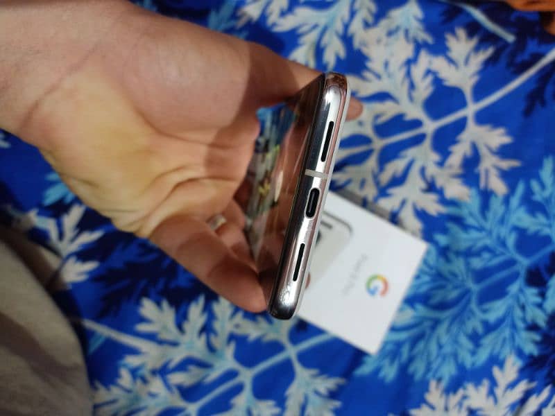 GOOGLE PIXEL 8 PRO C. . . . . PID    APPROVED GOOD CONDITION BOX 11