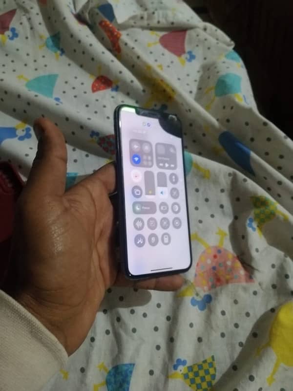 Iphone XS Factory unlock 12