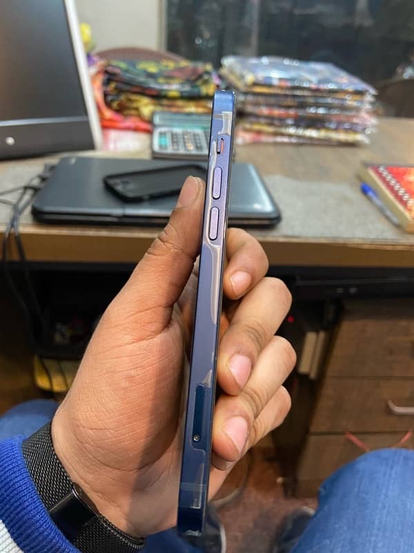 i phone 12 G4 gb Non PTA factory unlocked 4