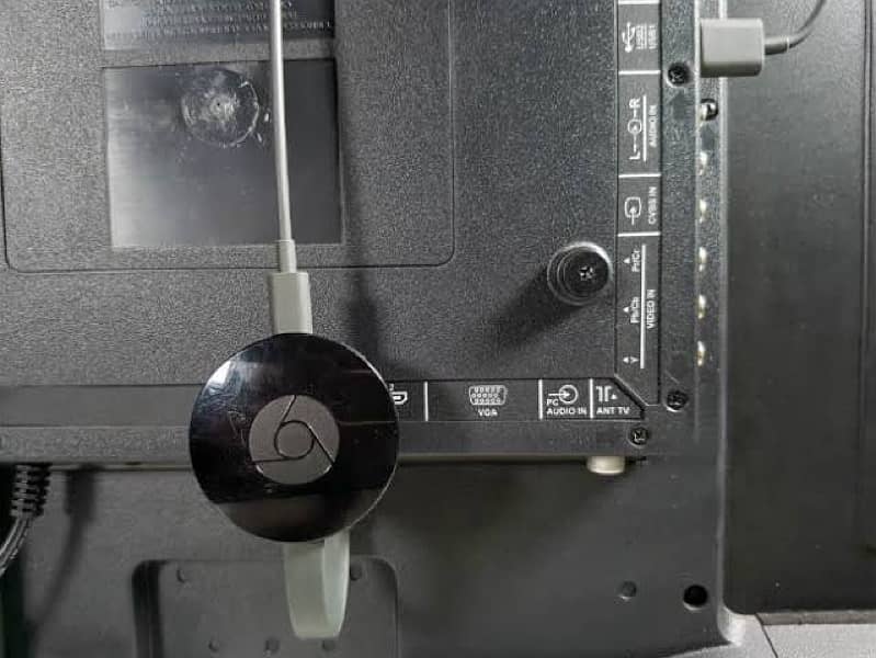 Google Chromecast Streaming Device 1