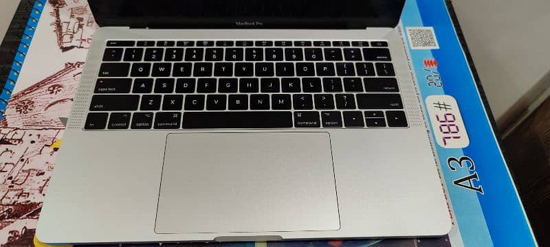 MacBook Pro 2017 (16-500 GB) 6