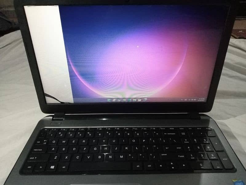 HP laptop 15 r004ne – Core i5, 8GB RAM, SSD + HDD, Nvidia GPU 0