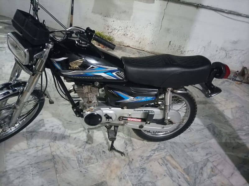 Honda 125 for sale 15 model complet file bio available 0