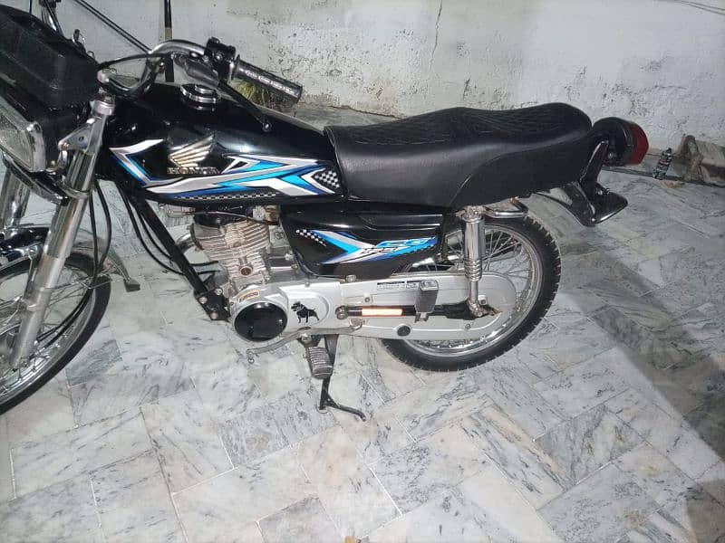 Honda 125 for sale 15 model complet file bio available 1