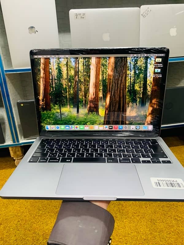 MacBook Pro model 2020 13 inch ratina display  core i5 ram 8 256 ssd 3