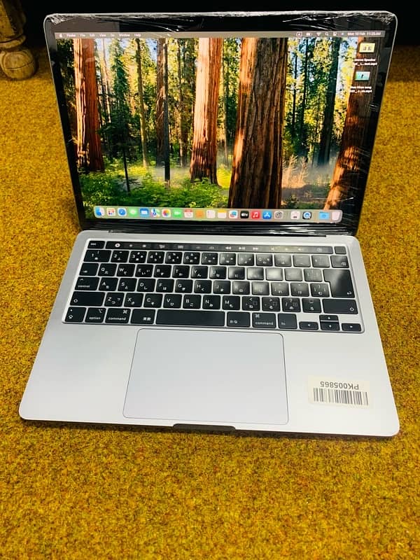 MacBook Pro model 2020 13 inch ratina display  core i5 ram 8 256 ssd 6