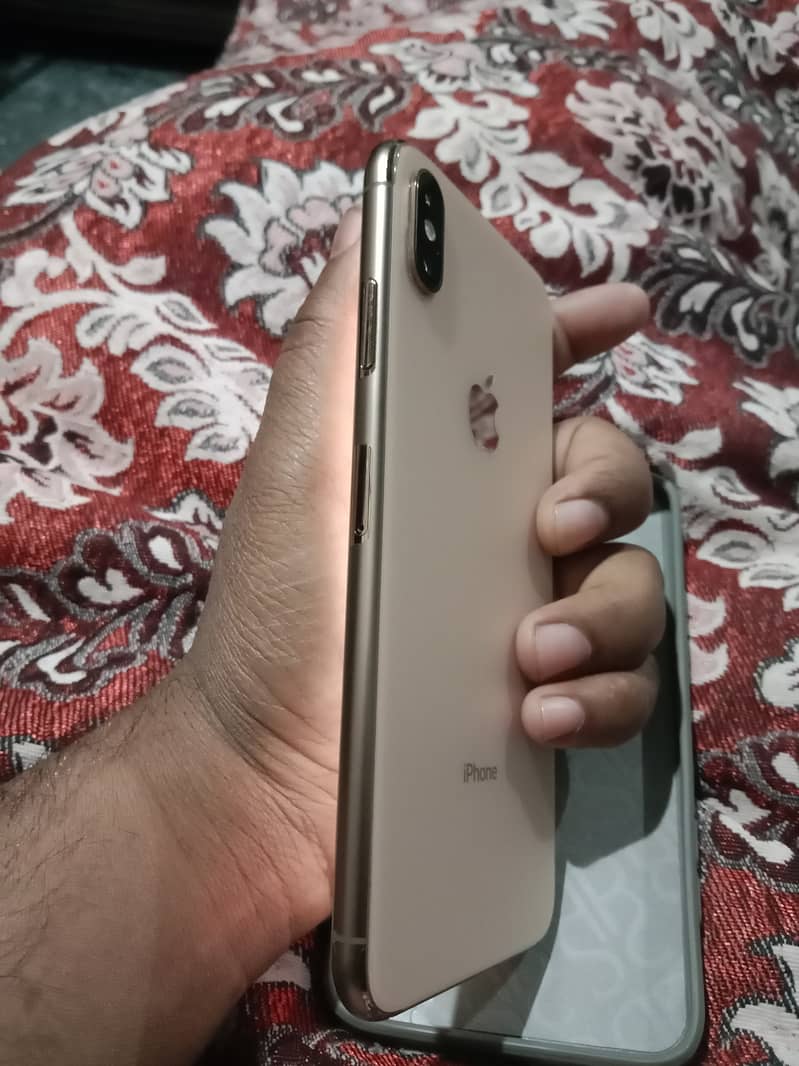 Apple iPhone XS Max 2