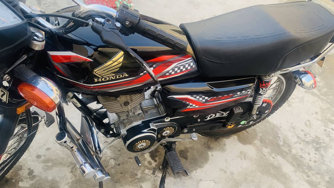 Honda CG 125 2022 3