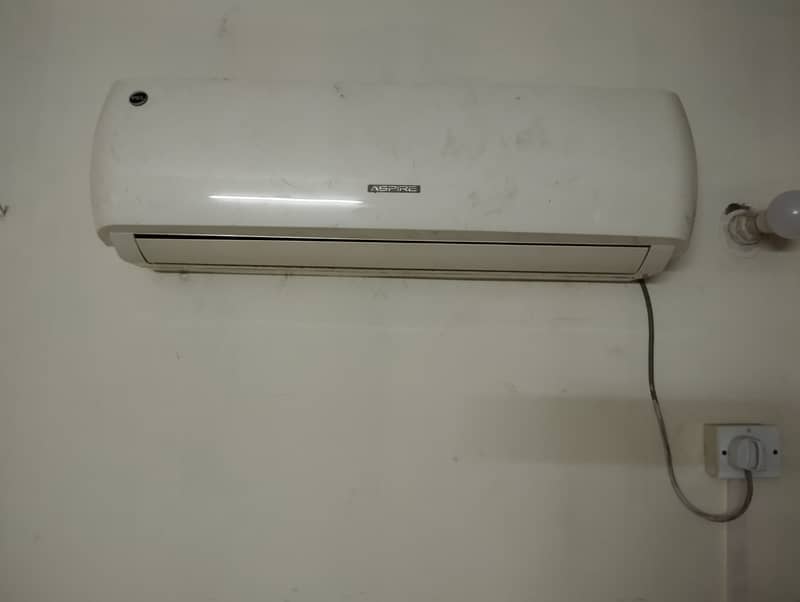 AC 1.5 ton pel used good condition excellent cooling 4