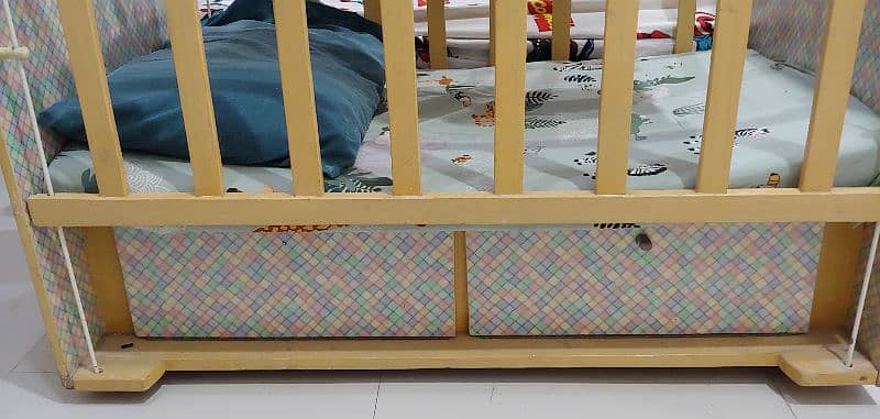 kid bed/cot with swing 0