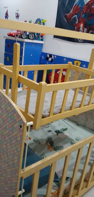 kid bed/cot with swing 4