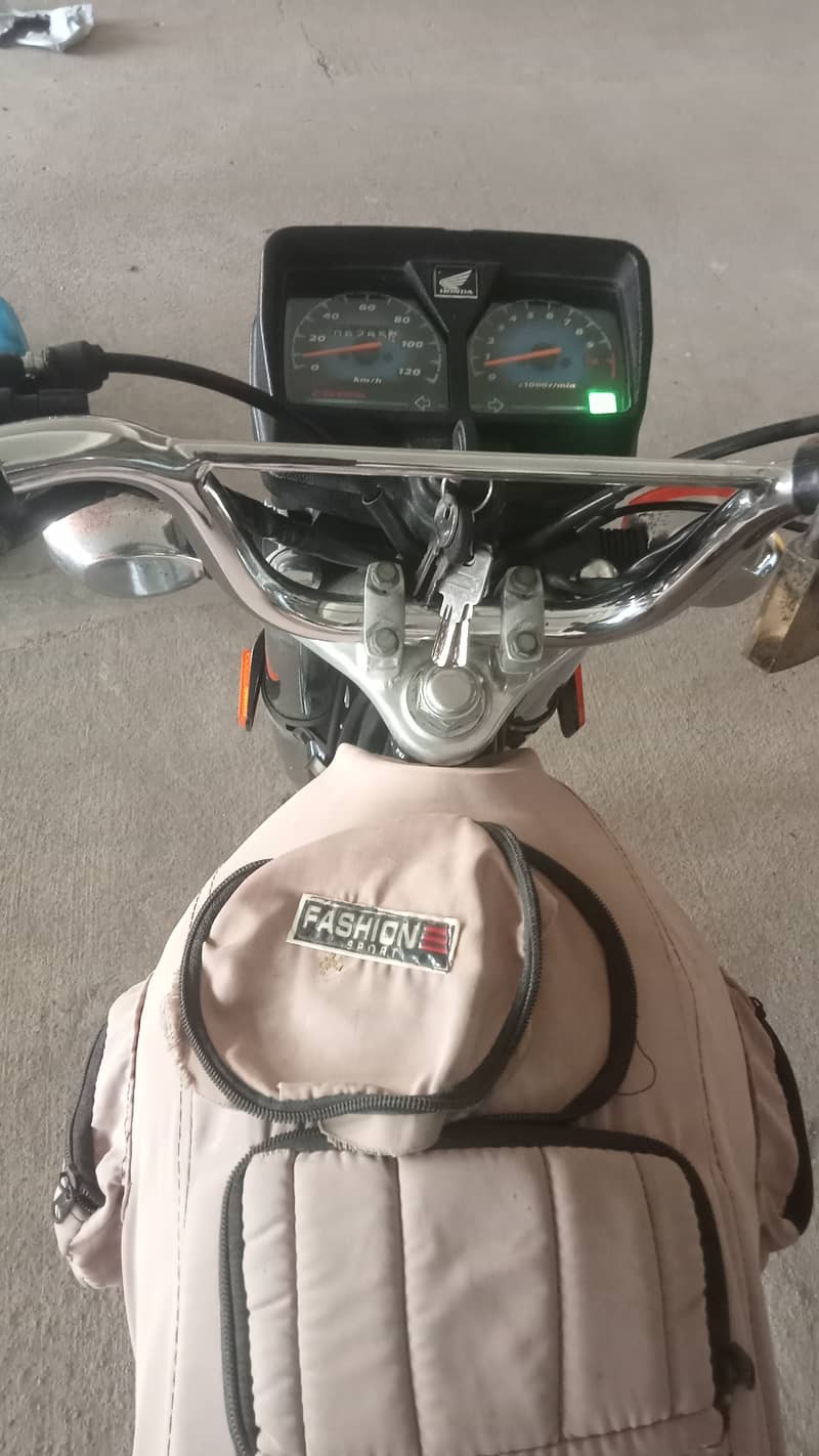 Honda CG 125 Special Edition 2023 5