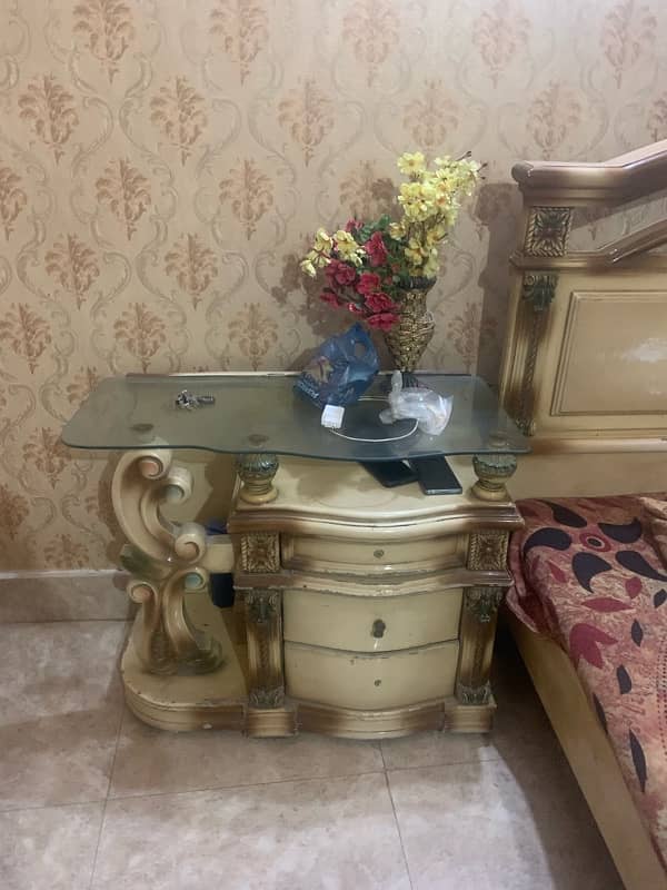 4 piece full size deco Paint room furniture urgent sale 3