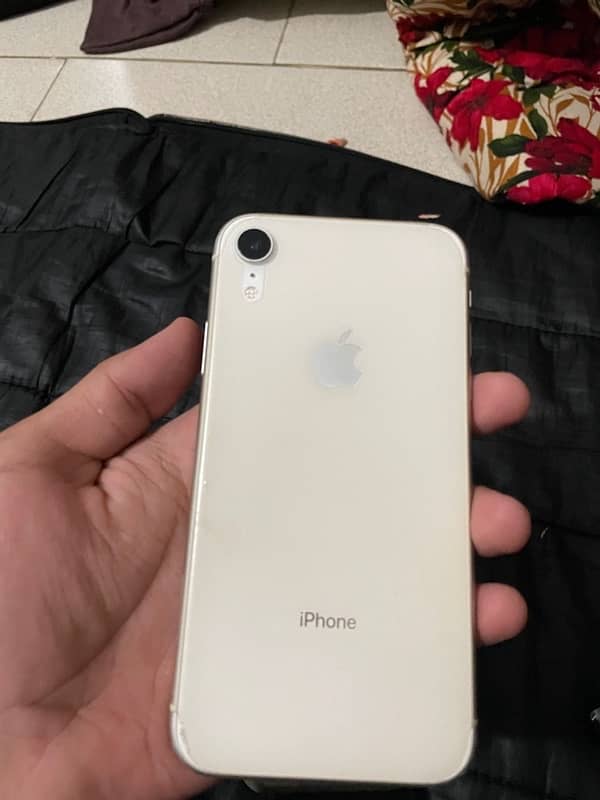 iPhone XR | 64gb | Factory Unlcok 0