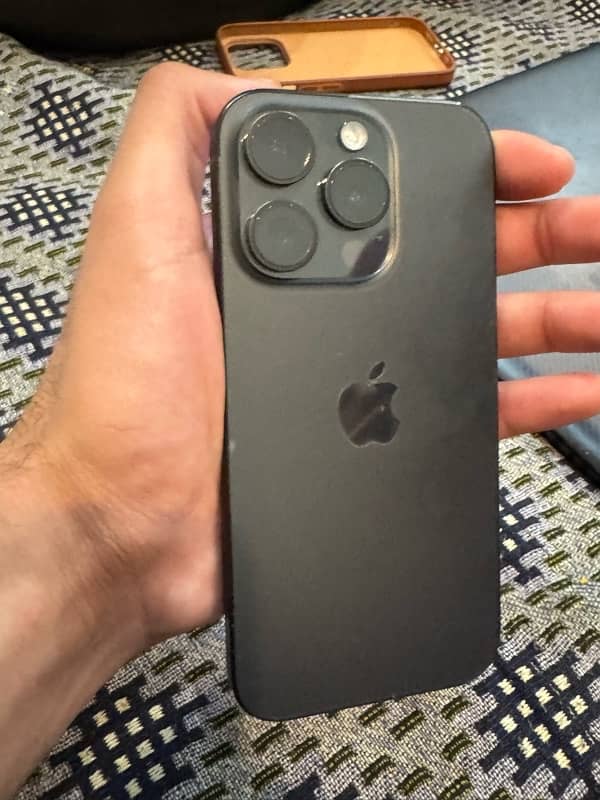 iphone 15 pro black color 1