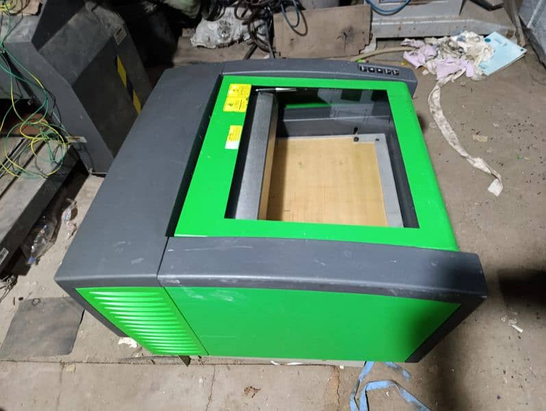 co2 laser cutting machine 4