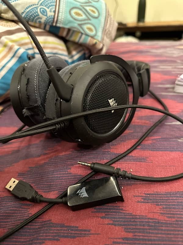 Corsair Hs60 pro surround Headphones For sale 1