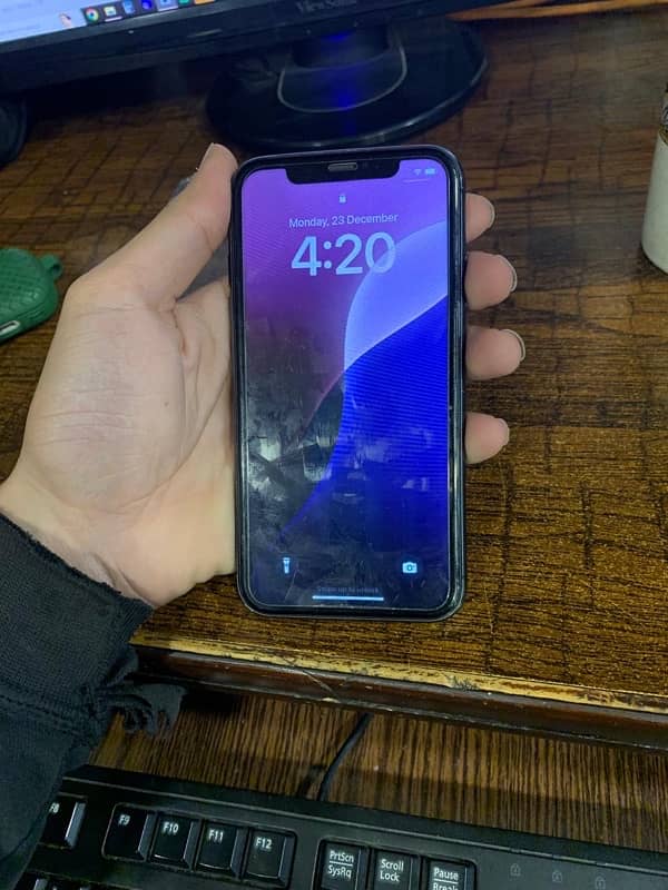 iphone 11 urgently sale 3