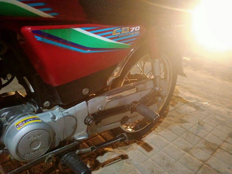 Honda 70 cc 10 by l0 condition urgent sale 6