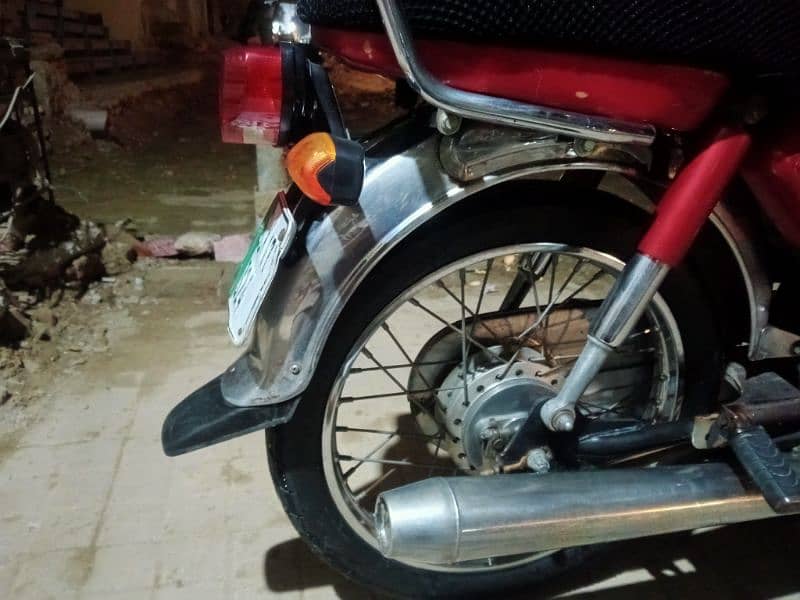 Honda 70 cc 10 by l0 condition urgent sale 10