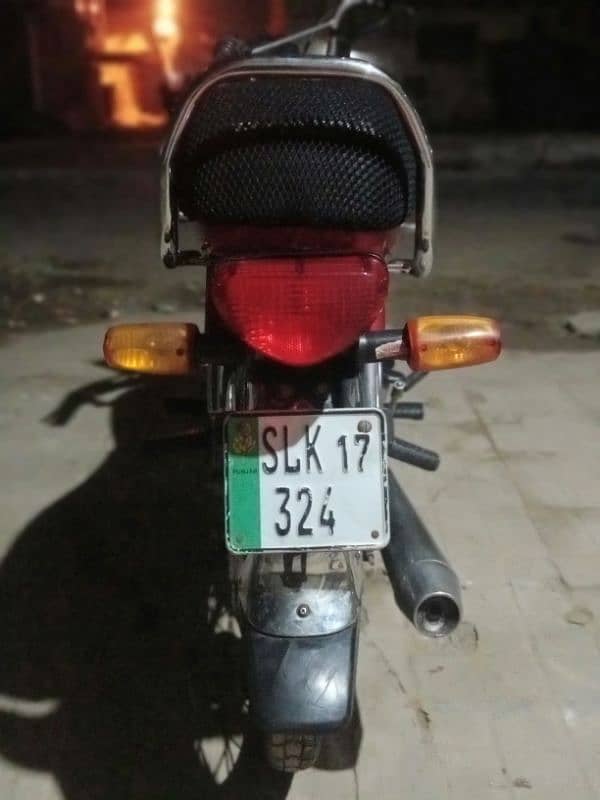 Honda 70 cc 10 by l0 condition urgent sale 11