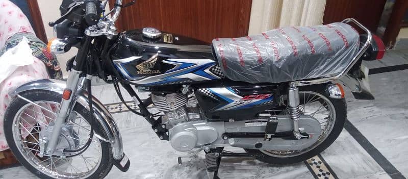 Honda 125 model 2025 black 2