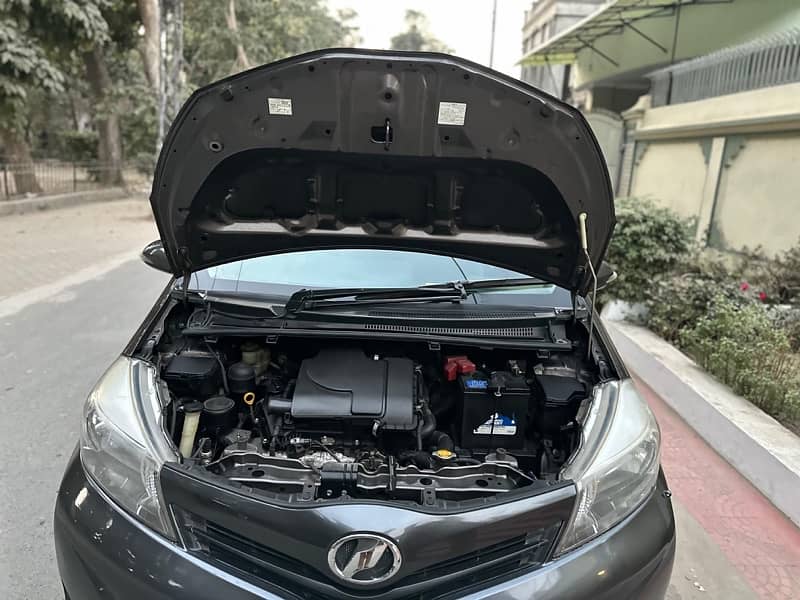 Toyota Vitz 2016 1