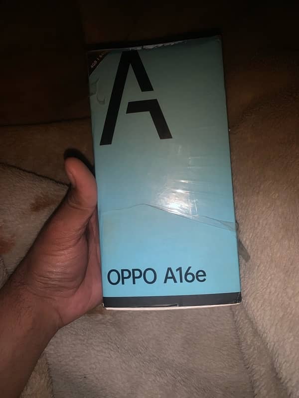 oppo A16E 4/64 condition new just front glass crack 7