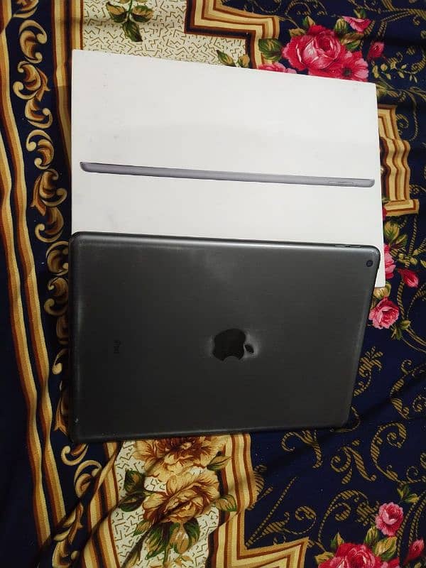 ipad 9 generation with box 50k final 2