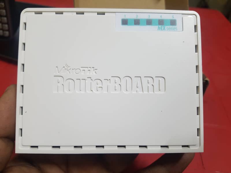 Mikrotik RouterBoard RB-750Gr3 0