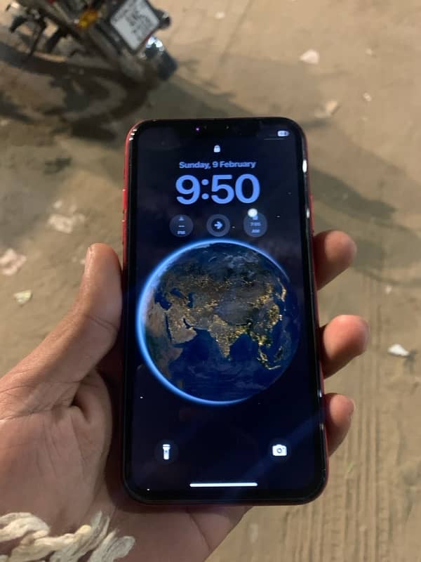 iphone xr 128 gb 82 battry health all okay back p sheet lagi hoi ha 0