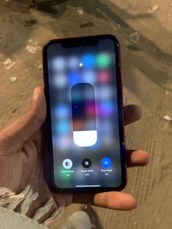 iphone xr 128 gb 82 battry health all okay back p sheet lagi hoi ha 2