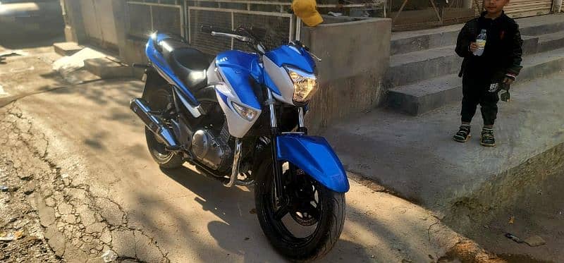 Suzuki inazuma 250 like new 3