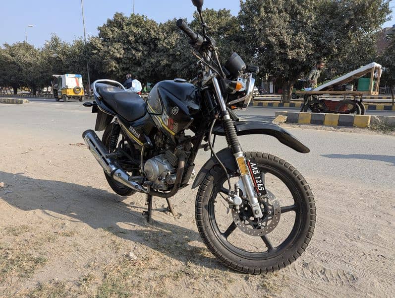 Yamaha YBR 125g Black 5