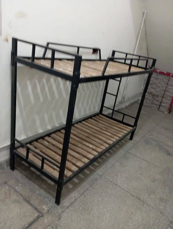 lohay k bnay huay bunk bed urgent for sale 0