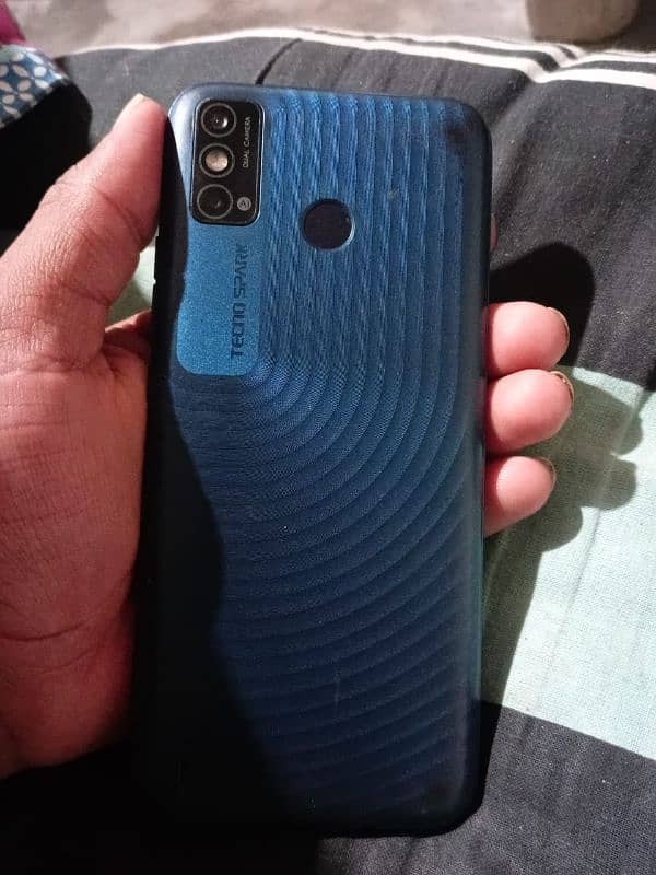 tecno spark 6 go 4 GB 64 GB box charge sath he 6