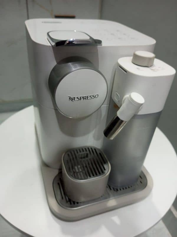 Nespresso Coffee Machine 0