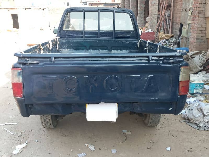 Toyota Hilux 2003 1