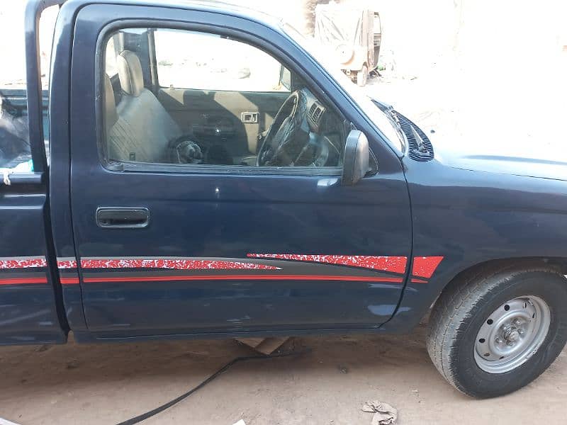 Toyota Hilux 2003 9