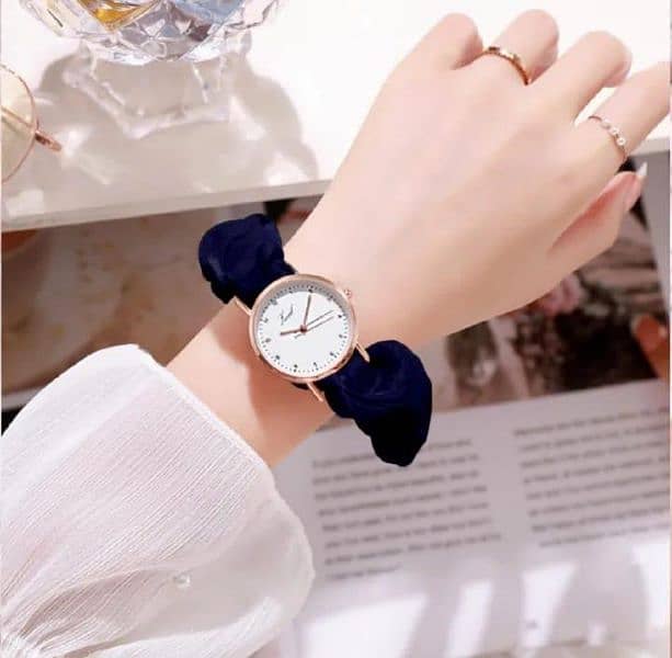 Women's Quartz Water Resistant Round Analogue Watch - 1 Pc 6