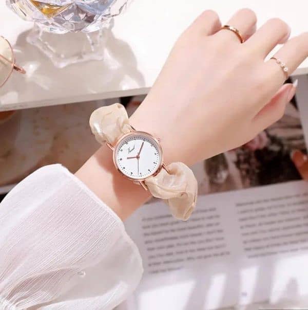 Women's Quartz Water Resistant Round Analogue Watch - 1 Pc 7