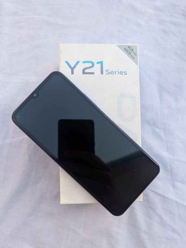 Vivo y21 with box 1