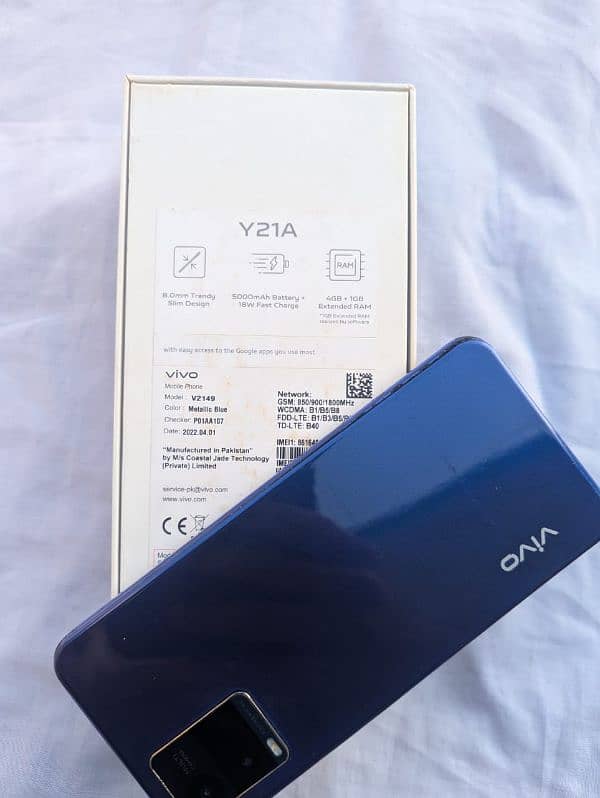 Vivo y21 with box 2