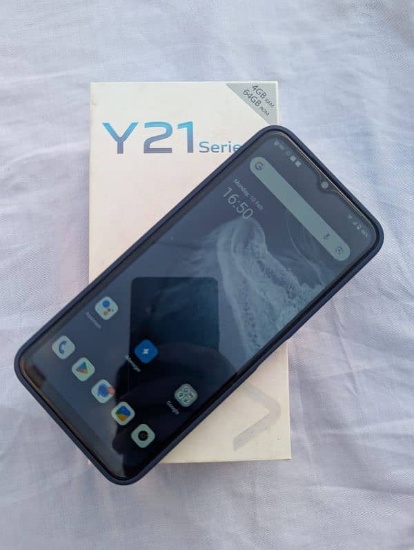 Vivo y21 with box 6