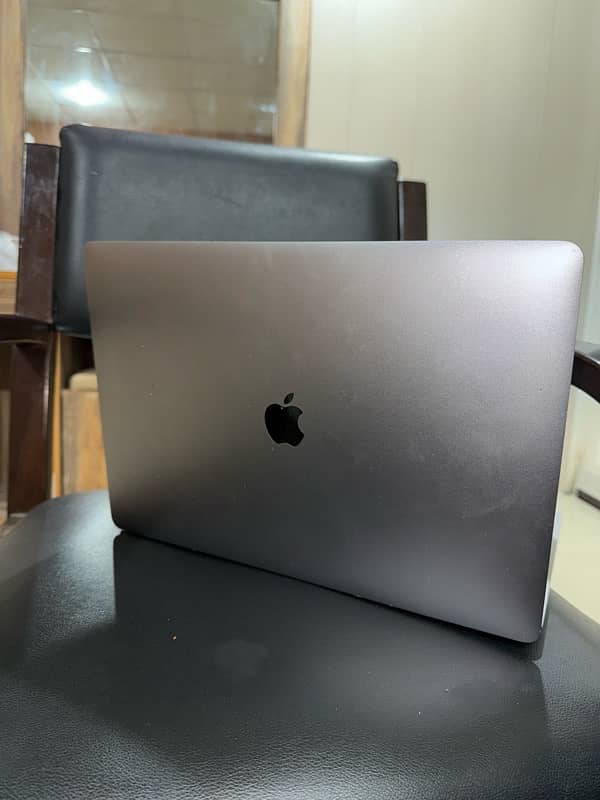 MacBook Pro 2018 16/512 SSD 3