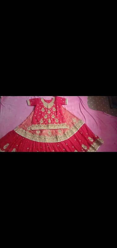 used lehnga and maxi 1