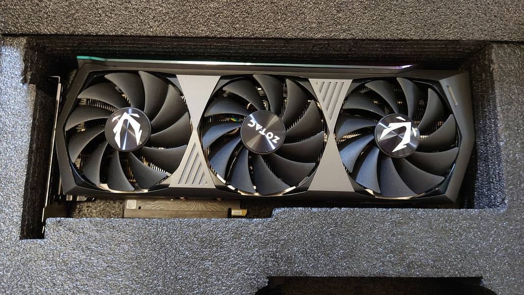 ZOTAC RTX 3080 10GB TRIO FAN 1