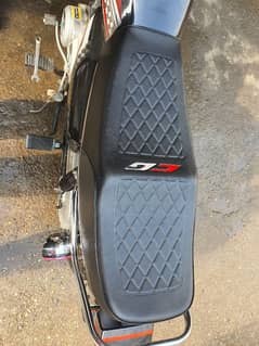 Honda 125  geninue seat