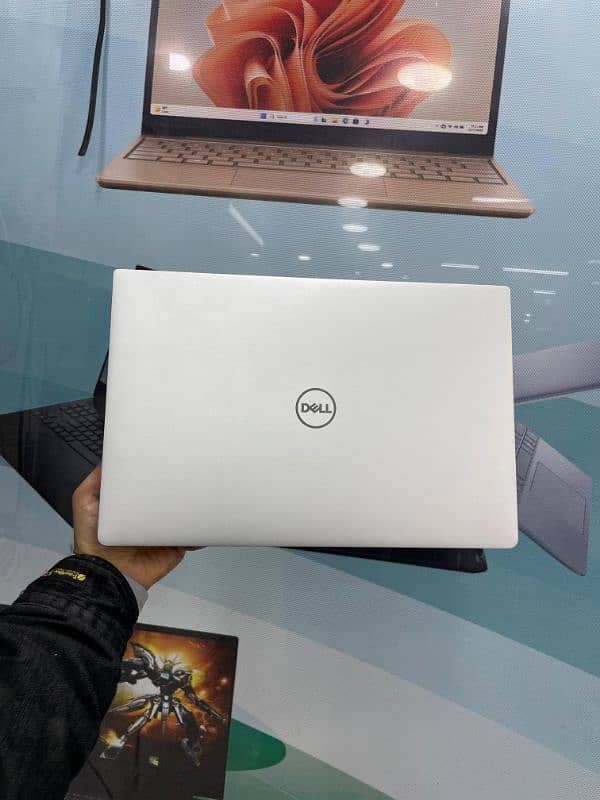 Dell Xps 9370 : Core i7 8th Gen : 16/256 : 4k/Touch Screen 2