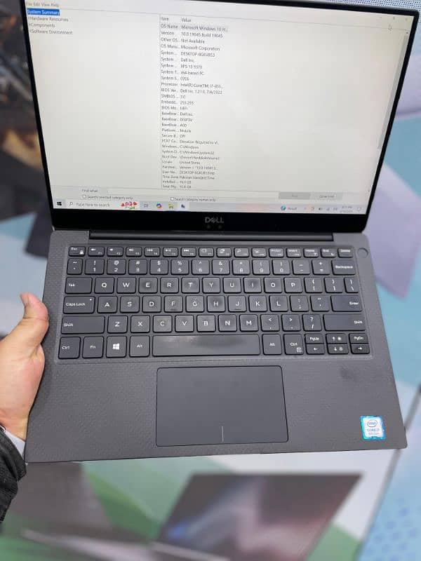 Dell Xps 9370 : Core i7 8th Gen : 16/256 : 4k/Touch Screen 8